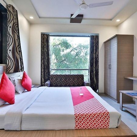 Hotel The Grand Pritam Гандинагар Экстерьер фото
