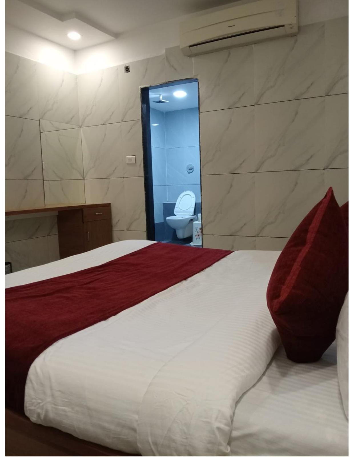 Hotel The Grand Pritam Гандинагар Экстерьер фото