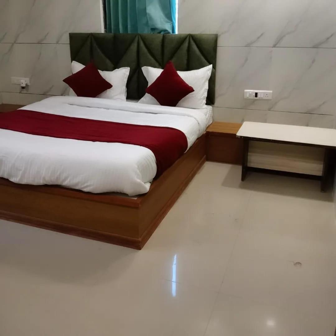 Hotel The Grand Pritam Гандинагар Экстерьер фото